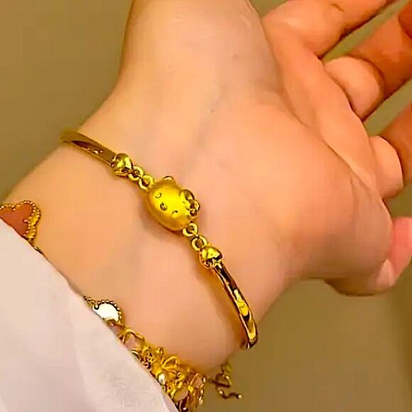 Hello Kitty Gold Plated Bracelet Three Dimensional Gift for little Girl - Picture 2 of 6